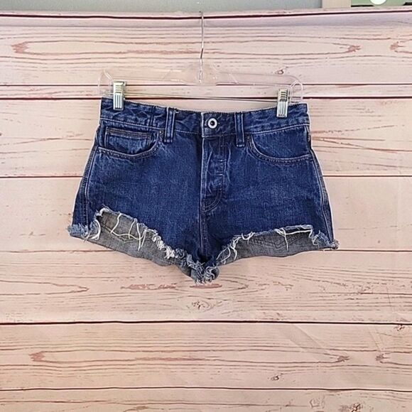 FREE PEOPLE, Denim Cutoff Shorts In Rinse Wash- Size 26 - Picture 6 of 6